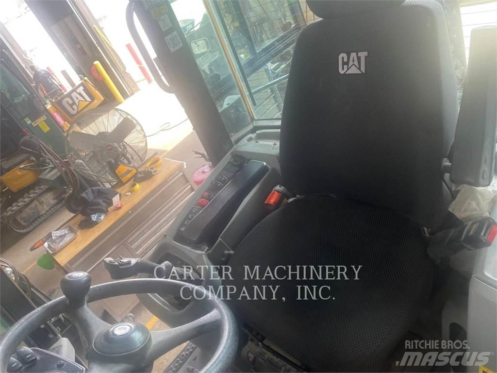 CAT 908M  휠로우더