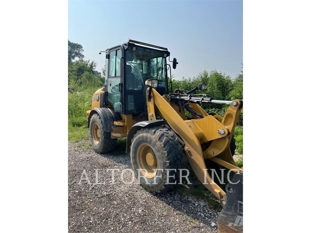 CAT 908M 미니 로더