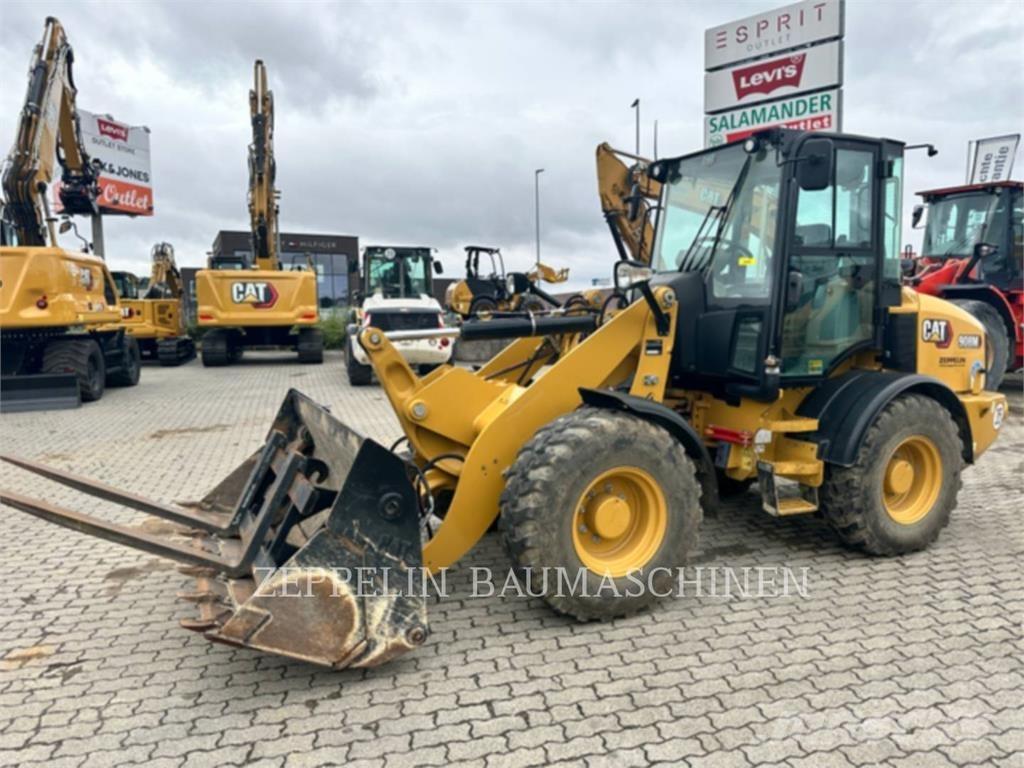 CAT 908M  휠로우더