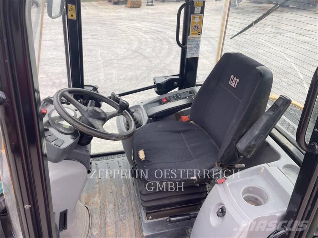 CAT 908M  휠로우더