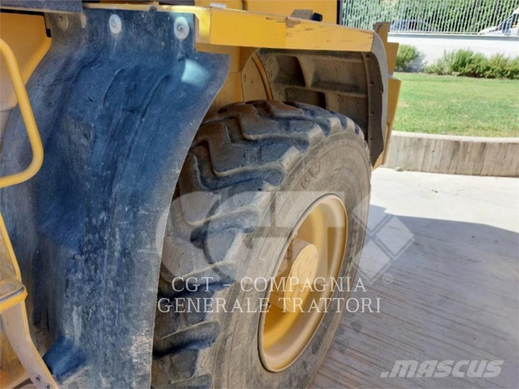 CAT 918M  휠로우더