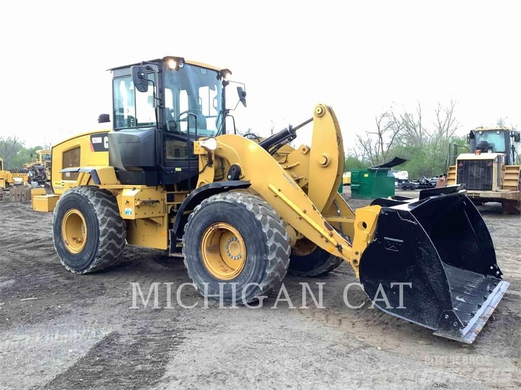 CAT 926M Q  휠로우더
