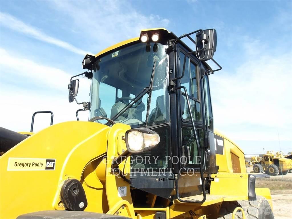 CAT 930M  휠로우더