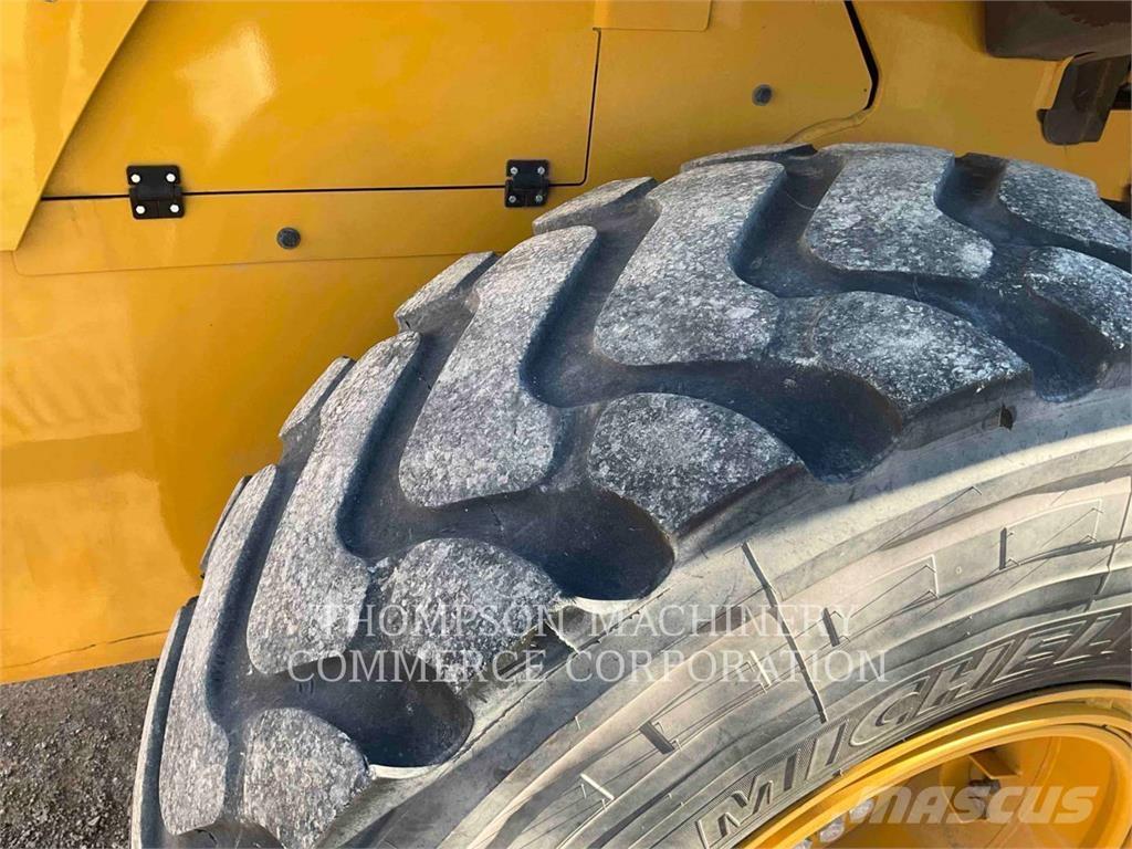 CAT 930M  휠로우더