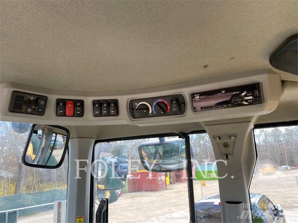 CAT 938M  휠로우더