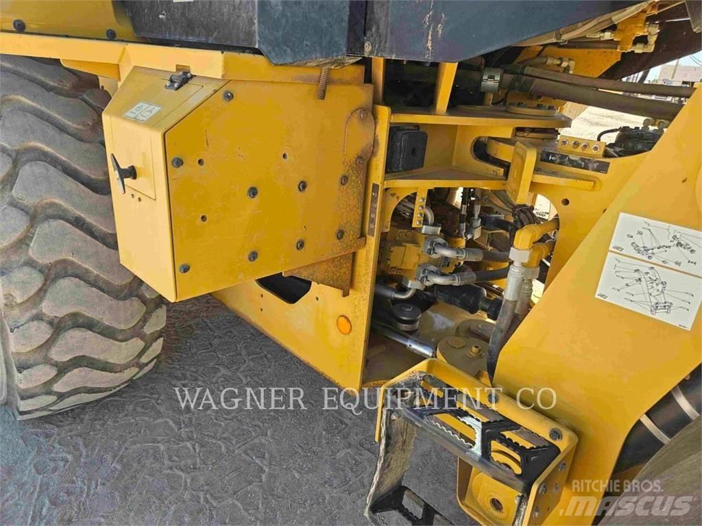 CAT 938M  휠로우더