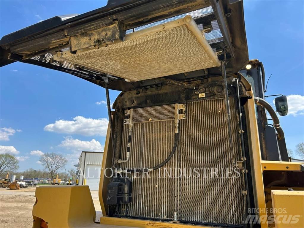 CAT 938M  휠로우더