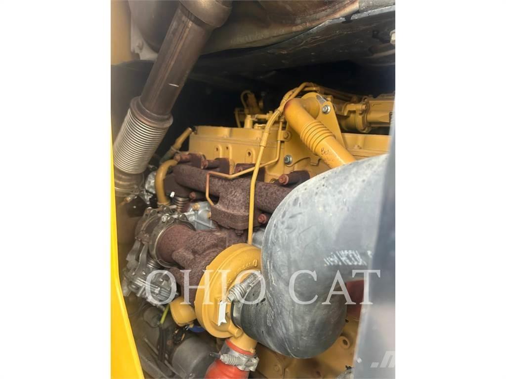 CAT 938M  휠로우더