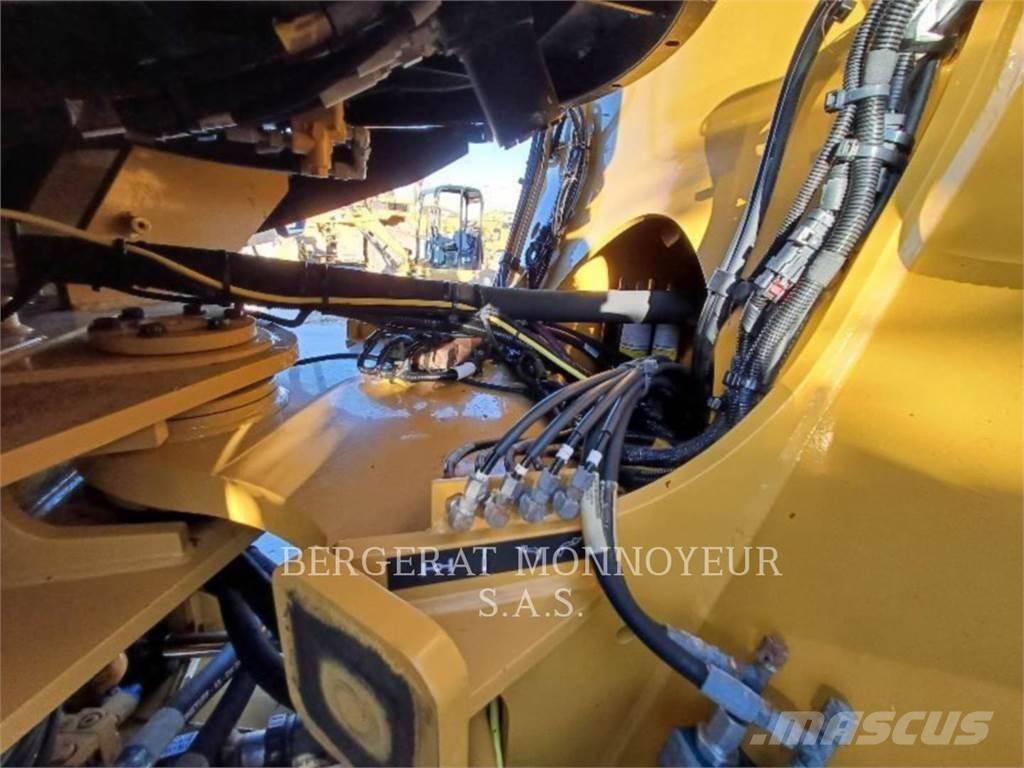 CAT 938M  휠로우더