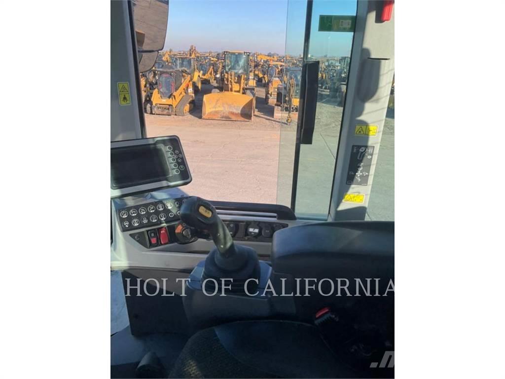 CAT 938M  휠로우더
