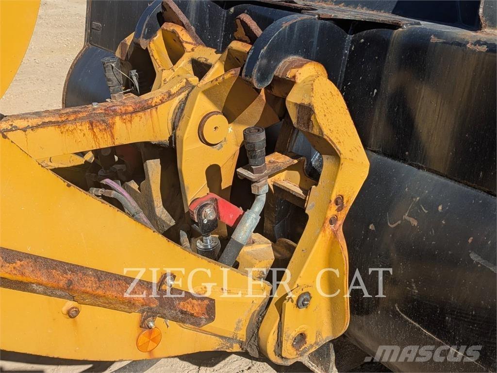 CAT 938M  휠로우더