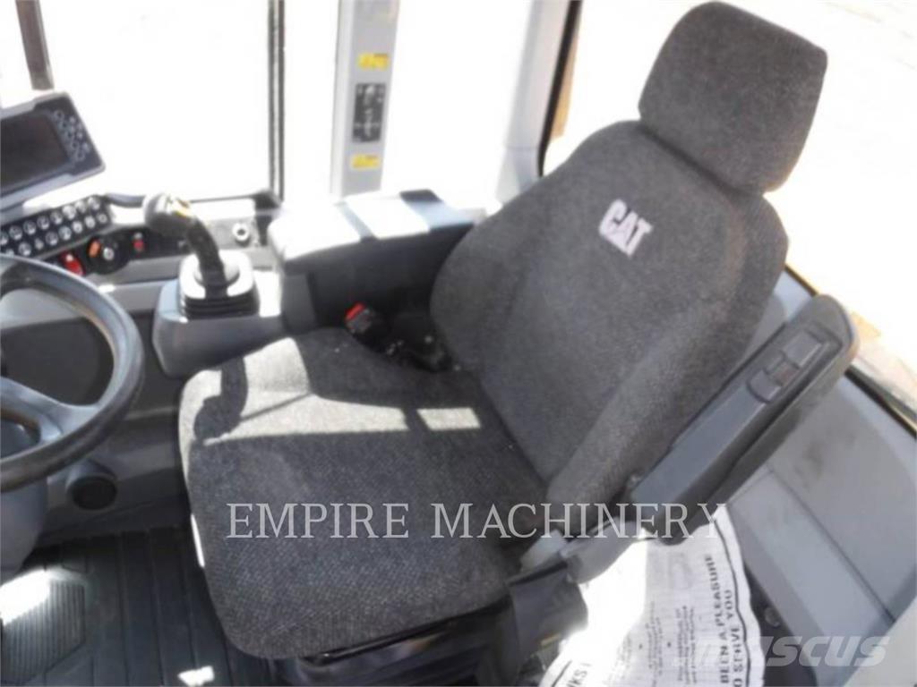 CAT 938M  휠로우더
