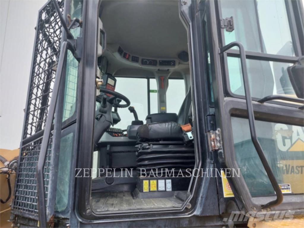 CAT 938M  휠로우더