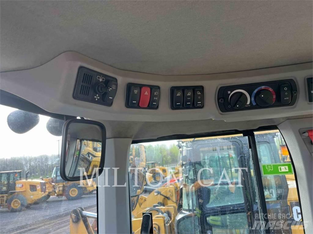 CAT 938M 2V  휠로우더