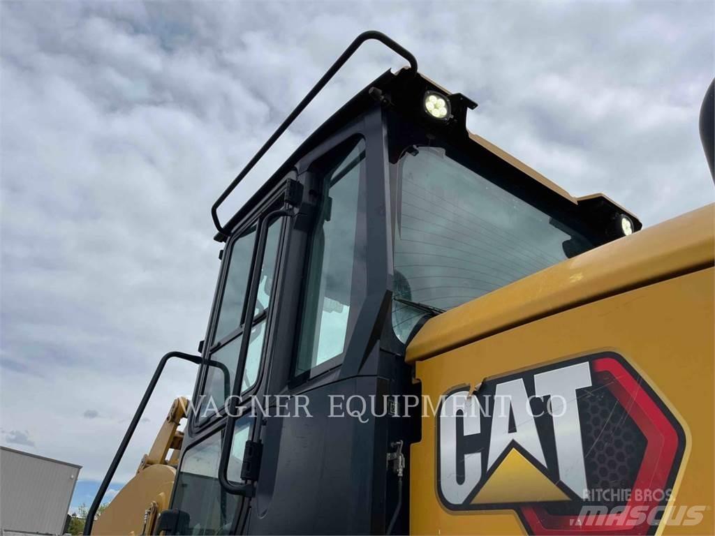 CAT 938M HL  휠로우더