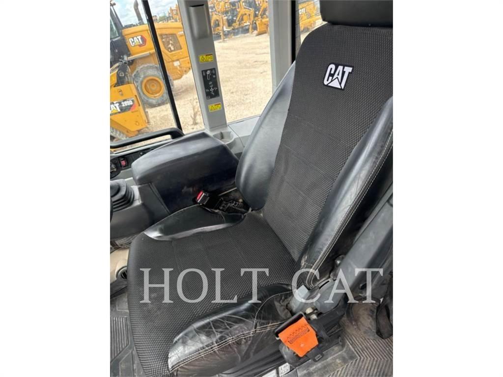 CAT 938M QC  휠로우더