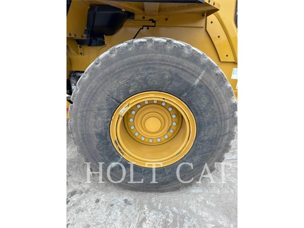 CAT 938M QC  휠로우더