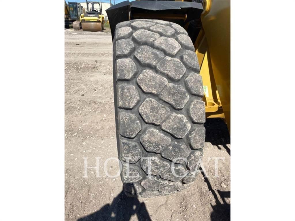 CAT 938M QC  휠로우더
