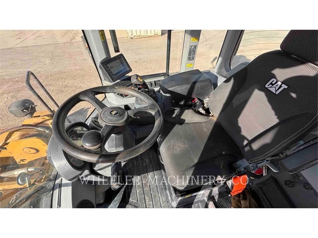 CAT 938M QC  휠로우더