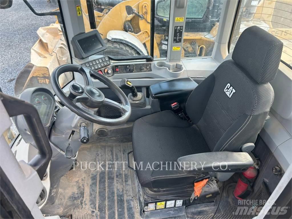 CAT 938M3V28QC  휠로우더