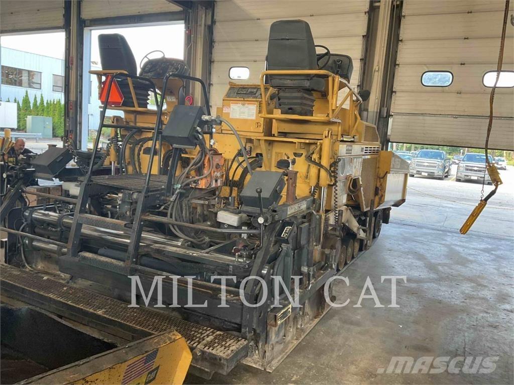 CAT AP-1055D 아스팔트 포장장비