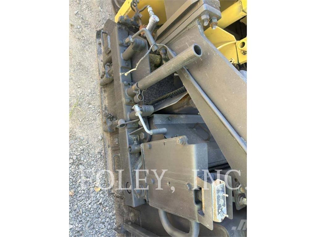CAT AP-1055D 아스팔트 포장장비