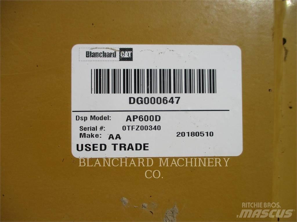 CAT AP-600D 아스팔트 포장장비