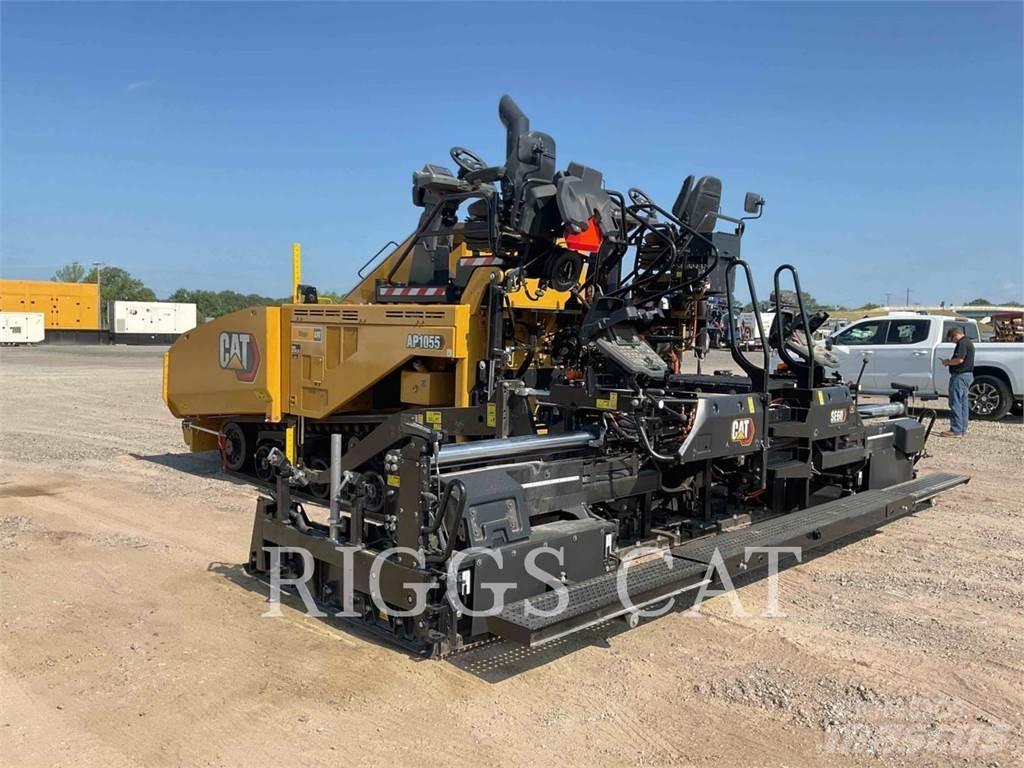 CAT AP1055 아스팔트 포장장비