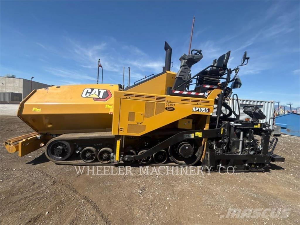 CAT AP1055 아스팔트 포장장비