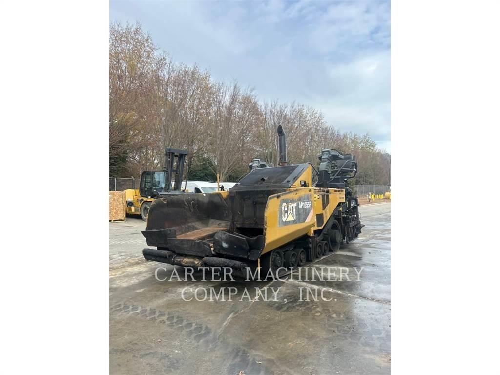 CAT AP1055F 아스팔트 포장장비