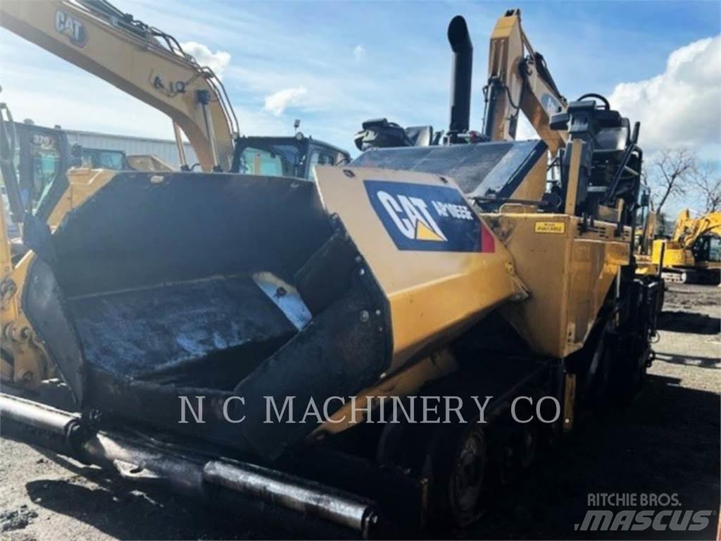 CAT AP1055F 아스팔트 포장장비