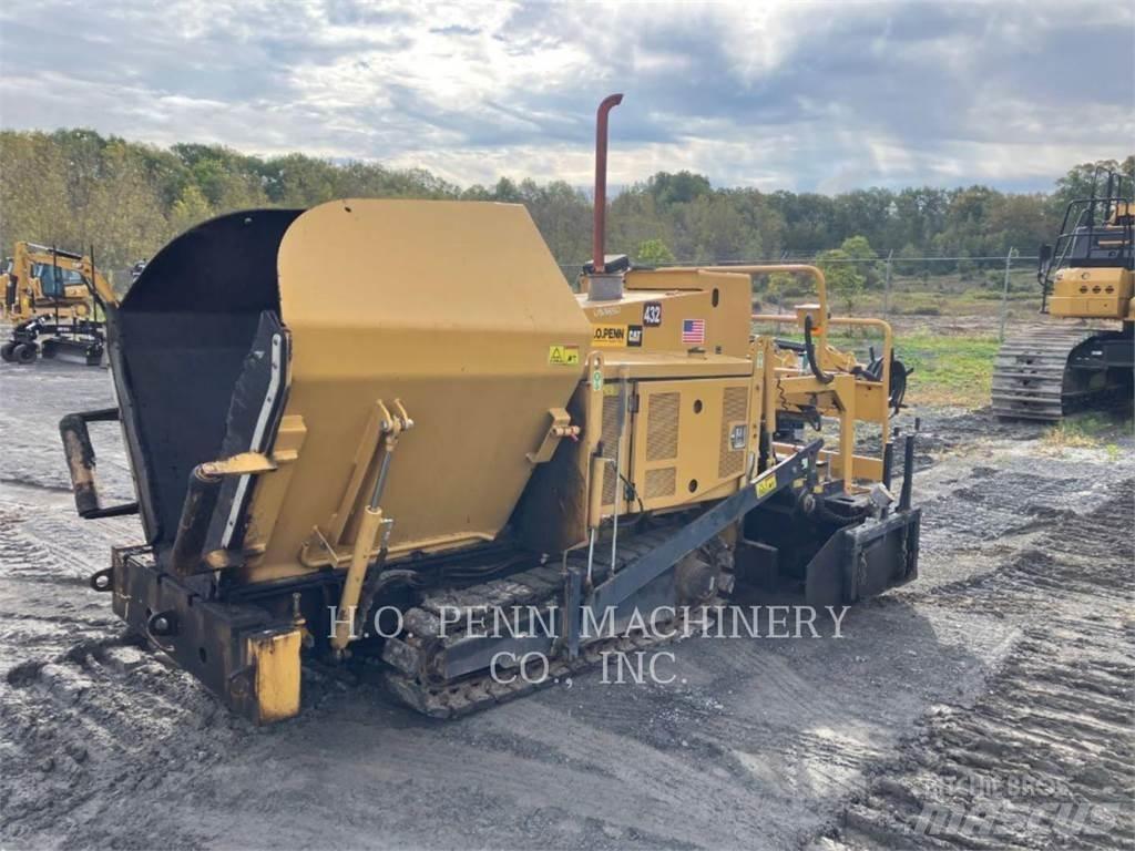 CAT AP255E 아스팔트 포장장비