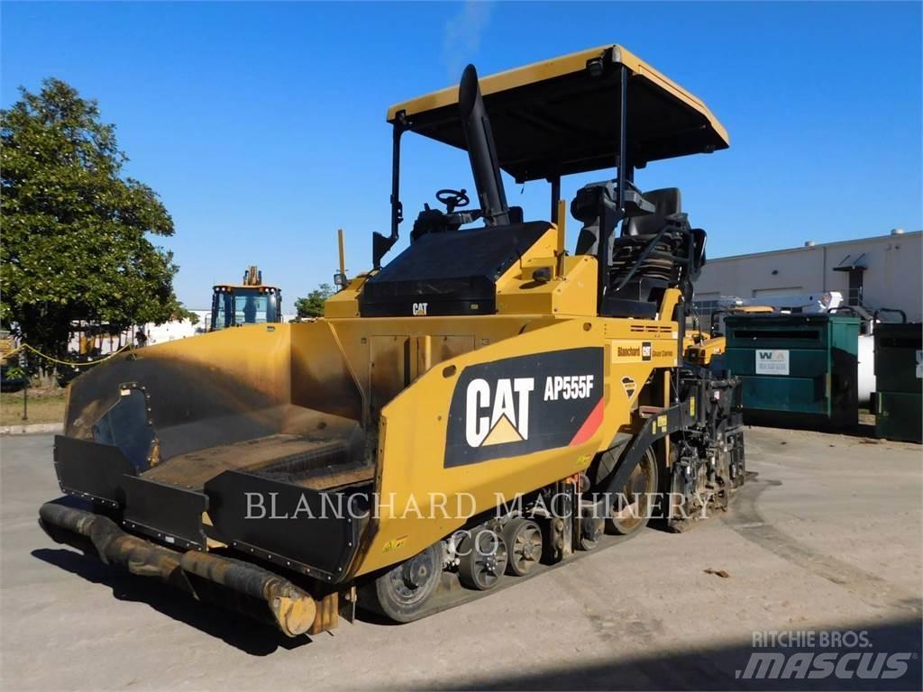 CAT AP555F 아스팔트 포장장비