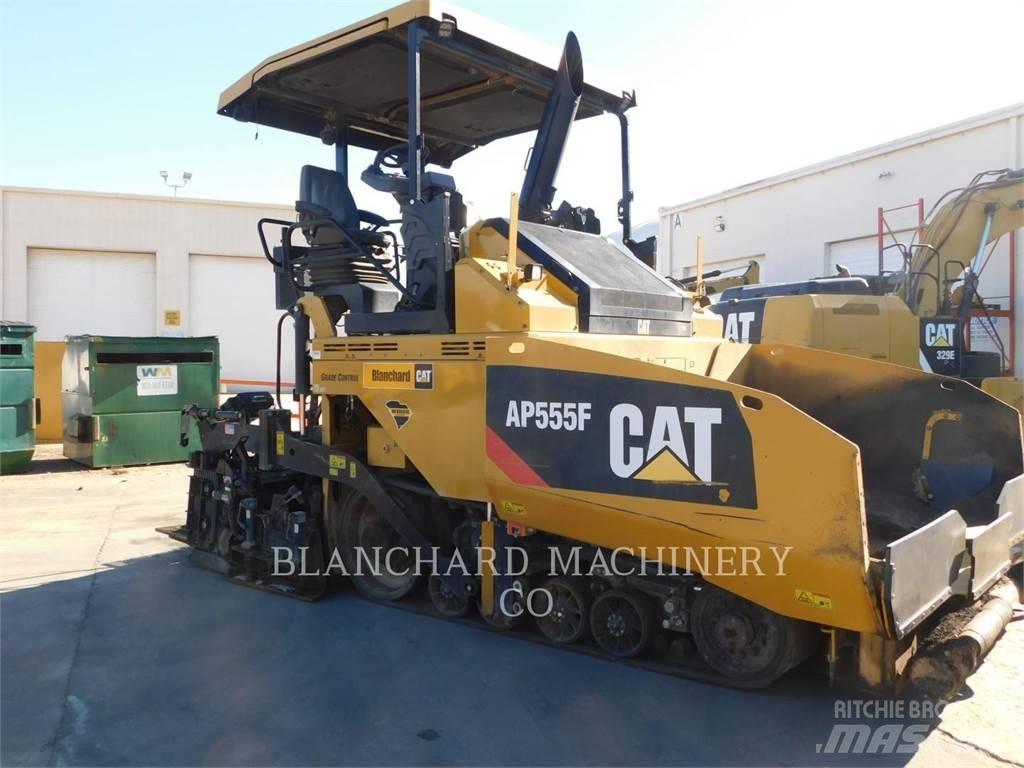 CAT AP555F 아스팔트 포장장비