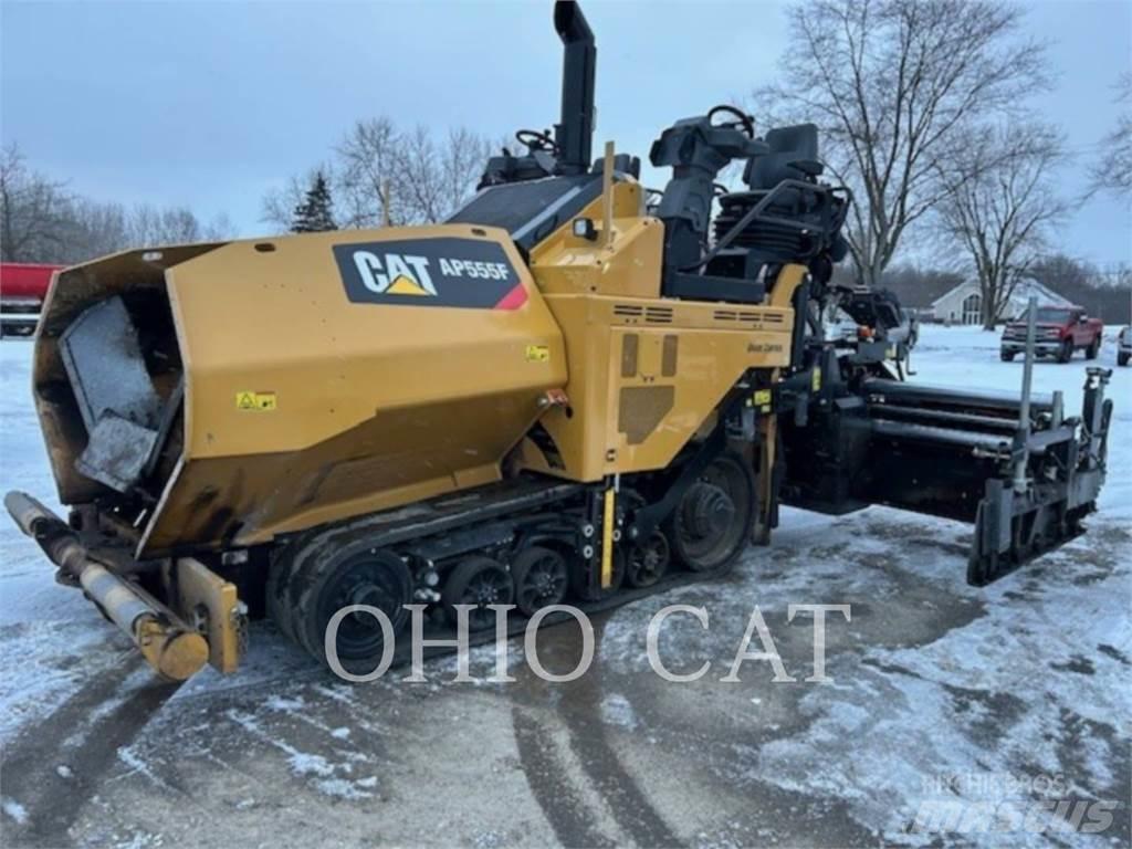CAT AP555F 아스팔트 분무기