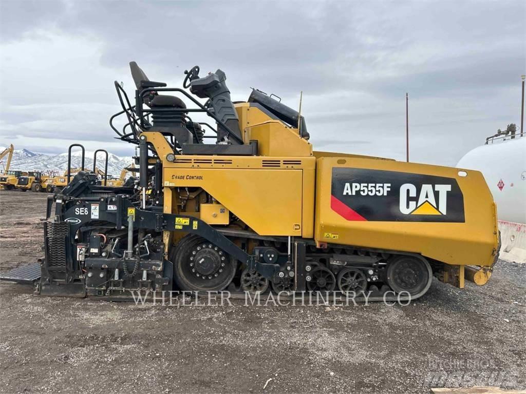 CAT AP555F 아스팔트 포장장비