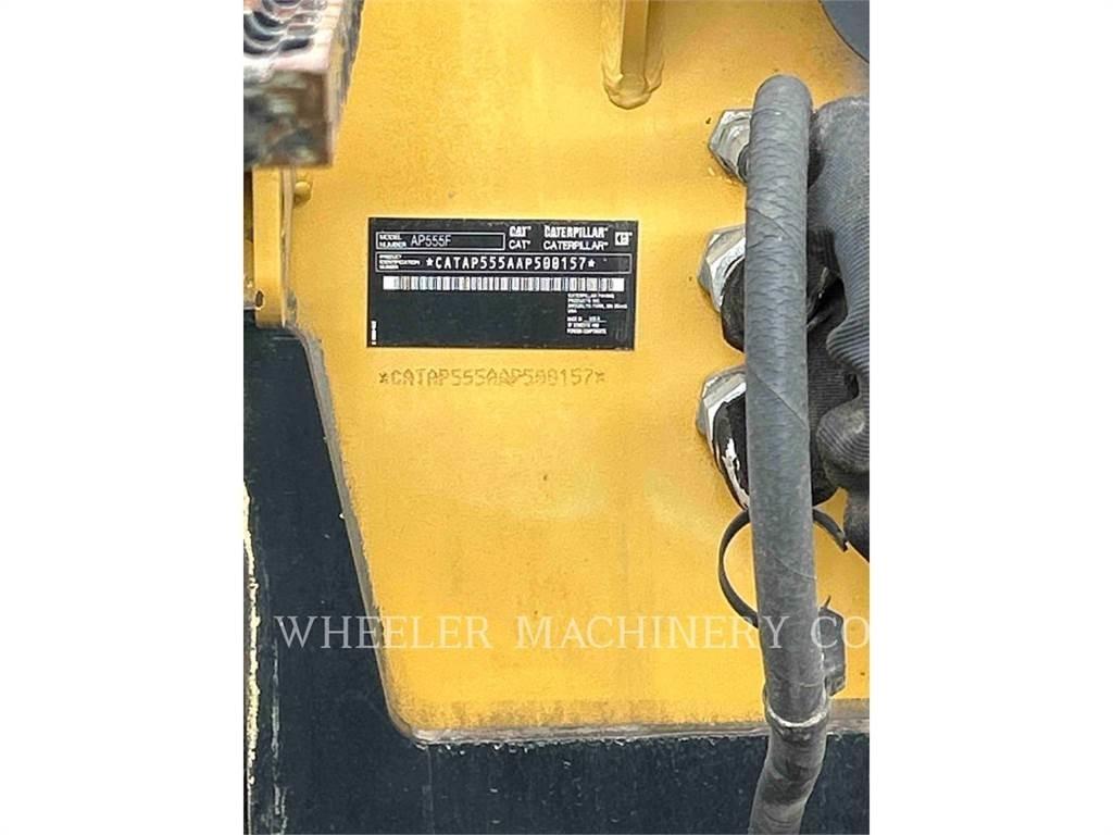 CAT AP555F 아스팔트 포장장비