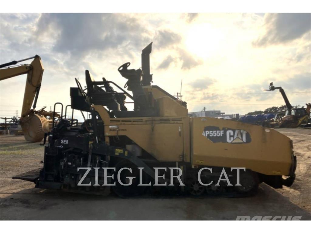CAT AP555F 아스팔트 포장장비