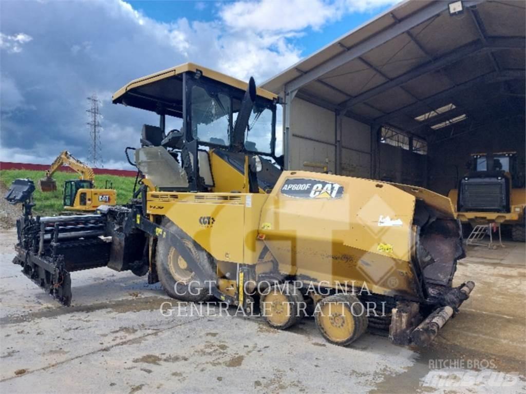 CAT AP600F 아스팔트 포장장비
