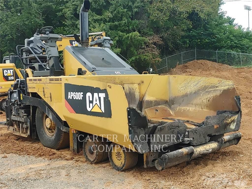 CAT AP600F 아스팔트 포장장비