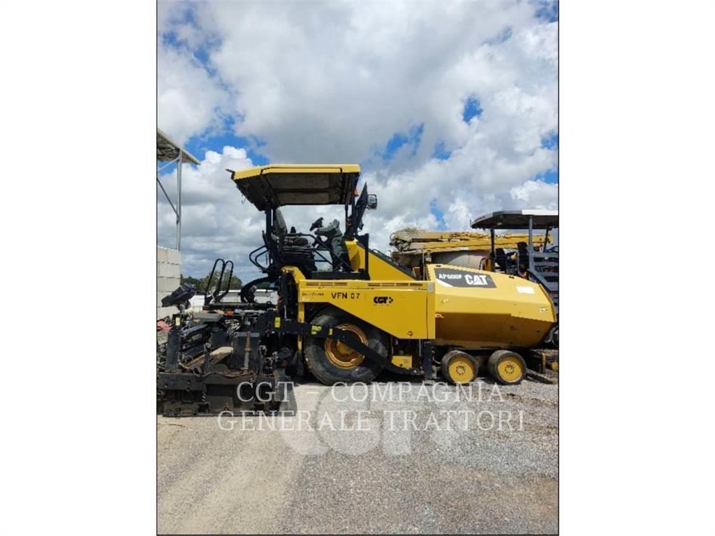 CAT AP600F 아스팔트 포장장비