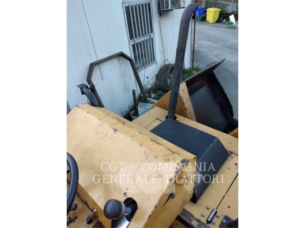 CAT BB730 아스팔트 포장장비