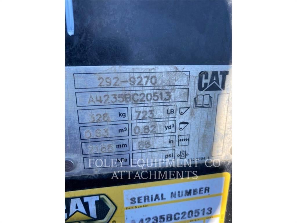 CAT BKSSLGP86S  스키드로더