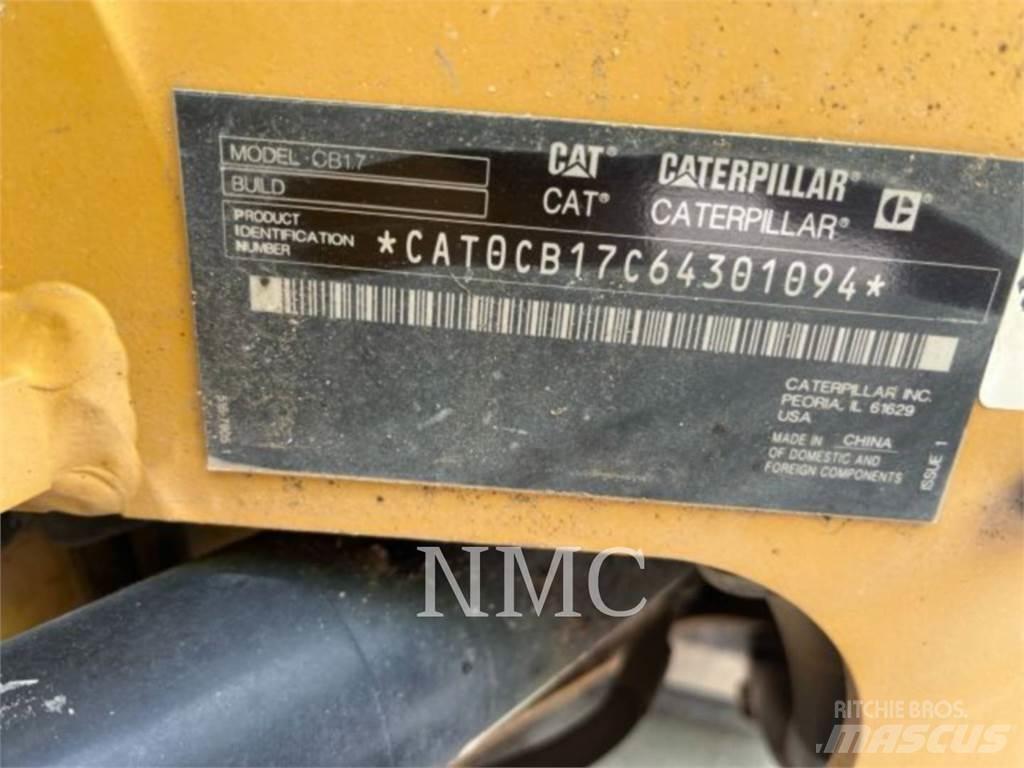 CAT CB1.7 토양 다짐기