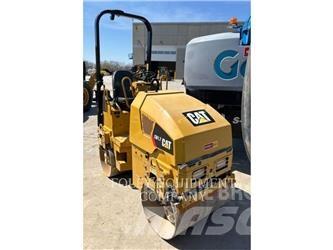 CAT CB1.7-03 토양 다짐기