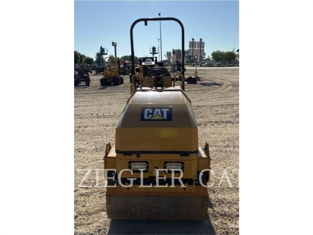 CAT CB1.8 토양 다짐기