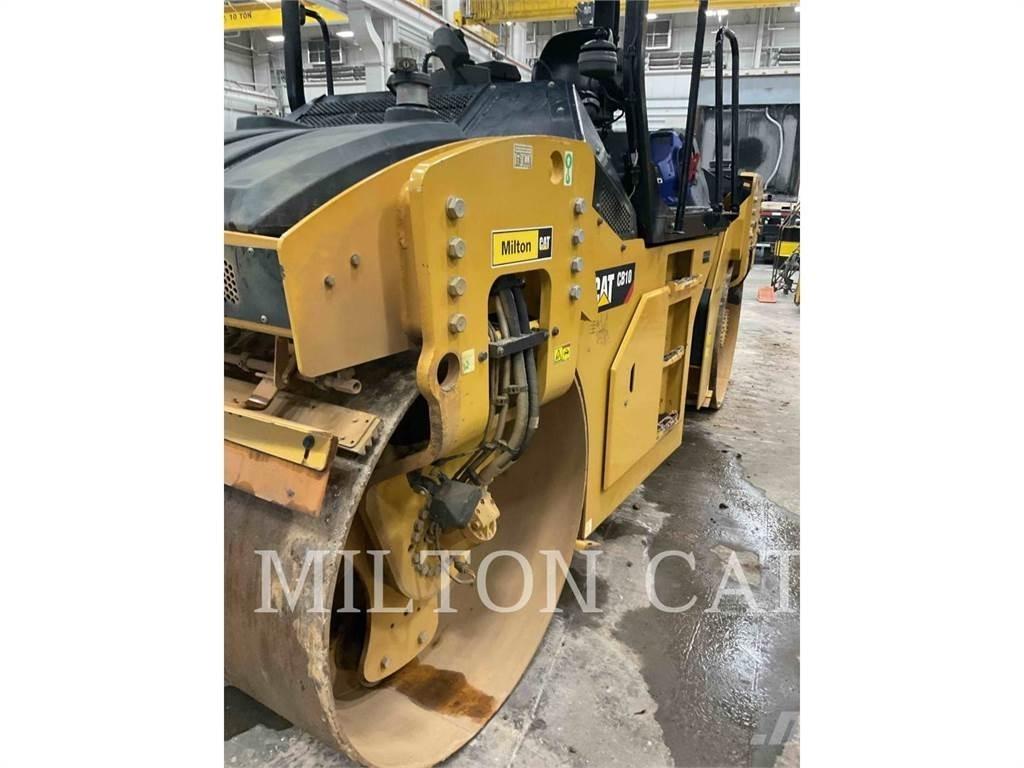 CAT CB10 토양 다짐기