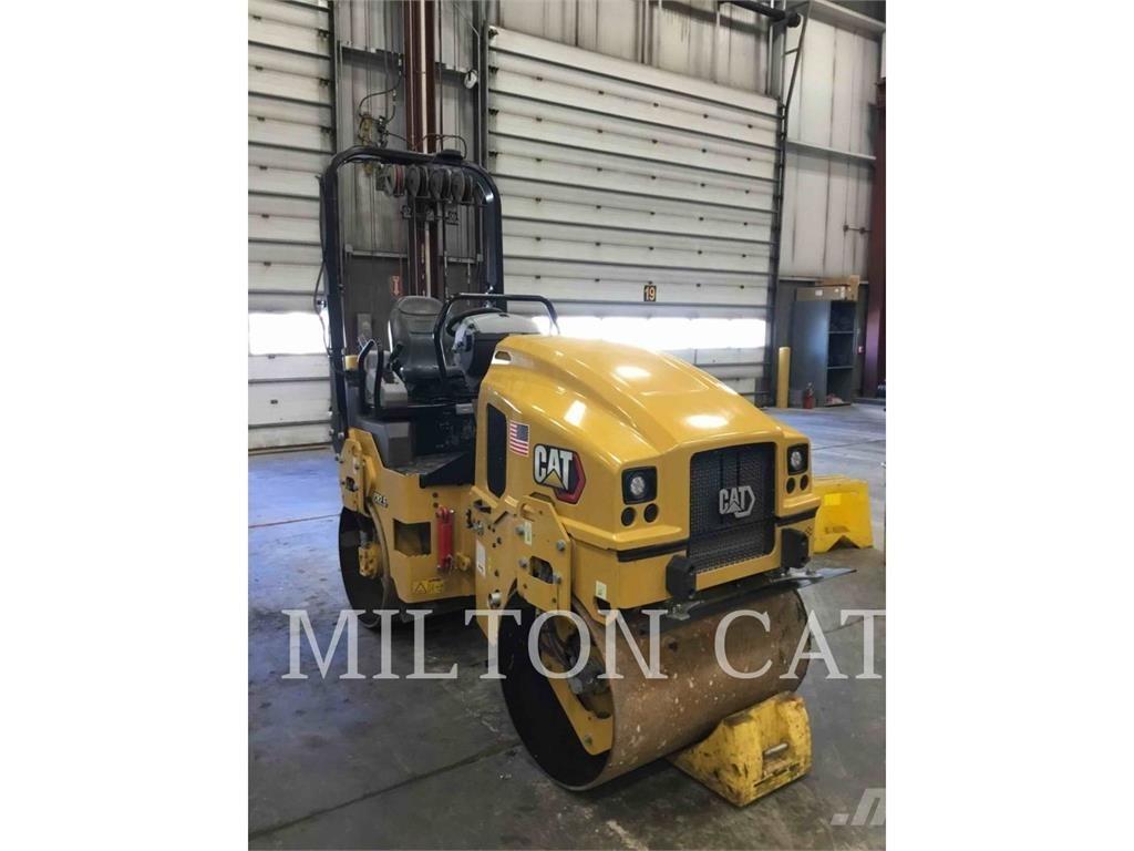 CAT CB2.5 토양 다짐기