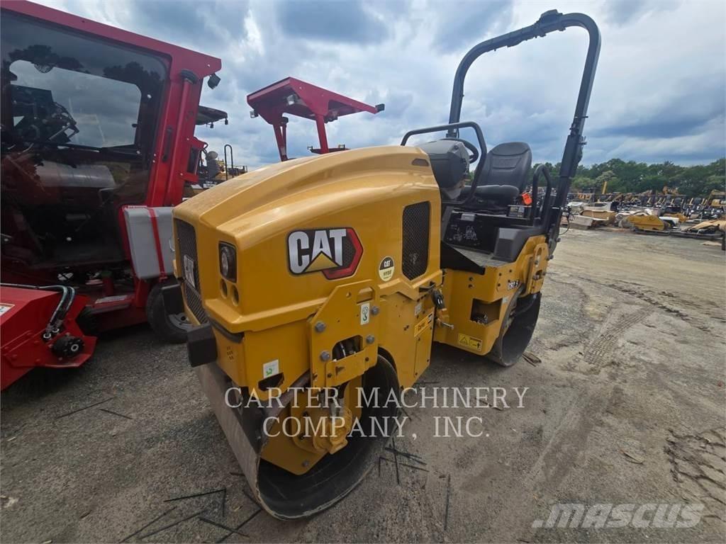 CAT CB2.5 토양 다짐기