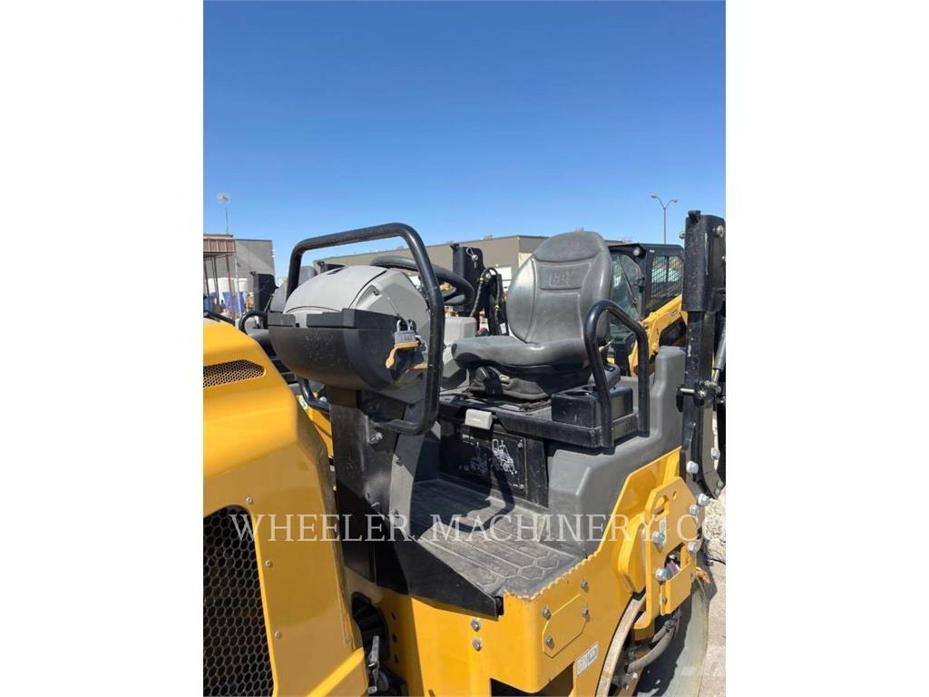 CAT CB2.5 GC 트윈 드럼 롤러